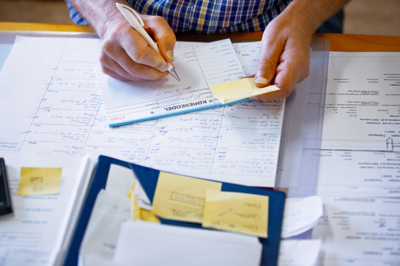 desk-writing-work-man-table-person-911763-pxhere.com